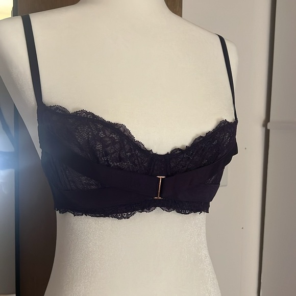 NWOT Lot of 3 34B Unlined or Cupless Bras 🌺 - Picture 6 of 7